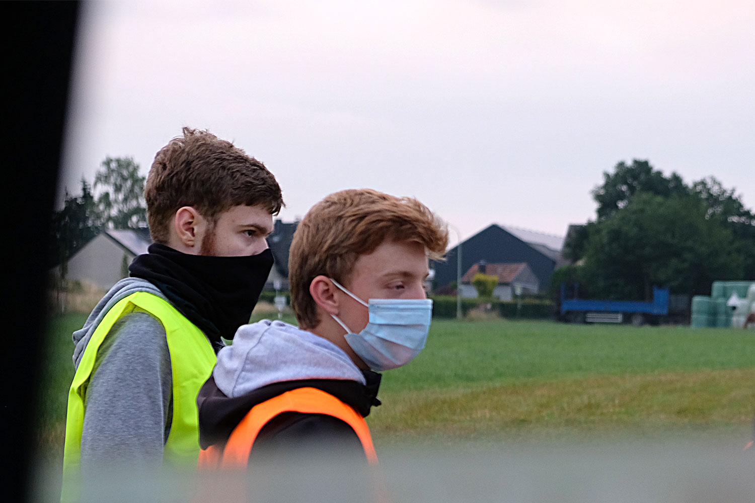 Masken beim Briefing, während des Flugbetriebs und in der Luft! Wir sind froh, dass wir überhaupt fliegen dürfen!